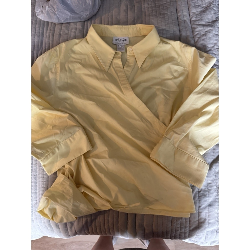 Vintage Oscar de La Renta Vintage Yellow Button Top. Size 12